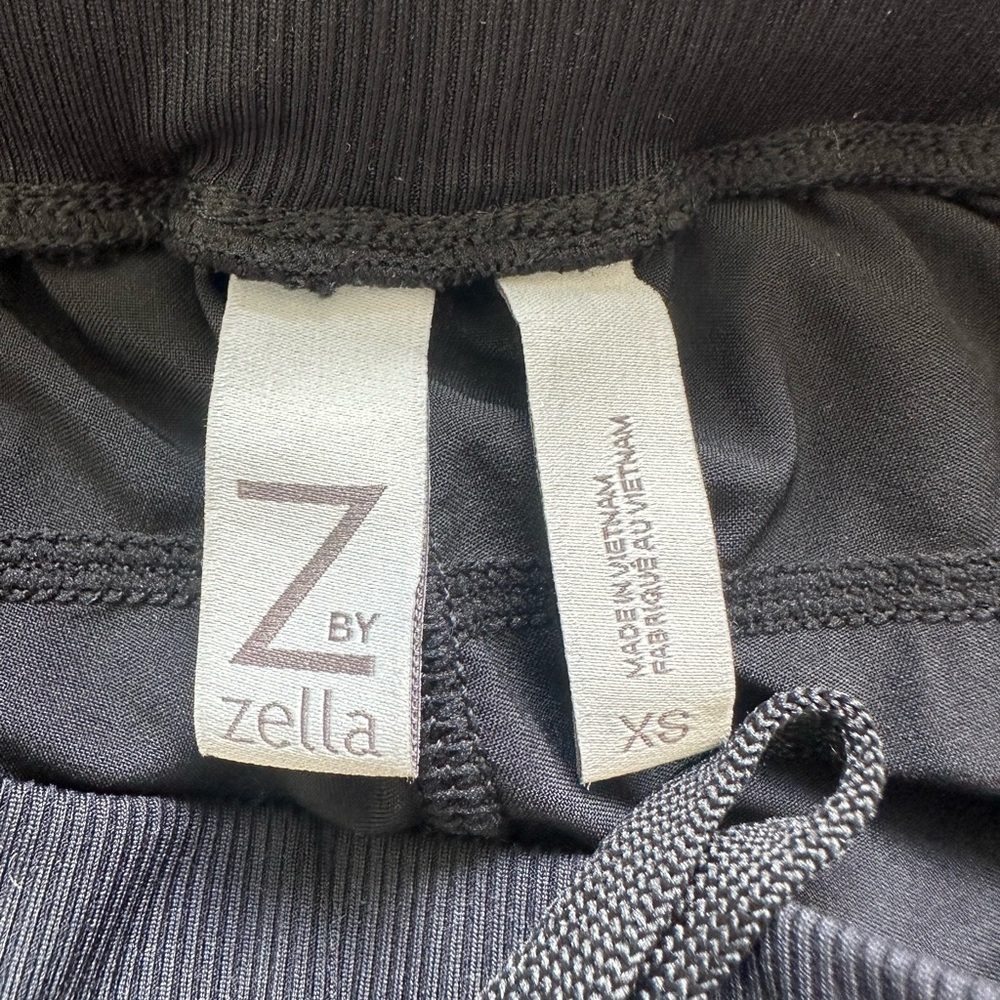 NEW!!! Zella women shorts size XS - Picture 5 of 7